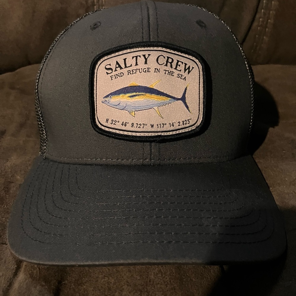 Salty Crew Charcoal Trucker Hat flex fix